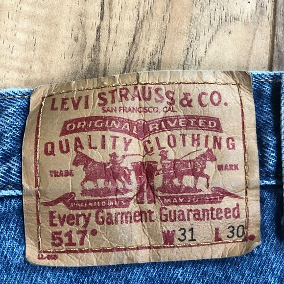 High-rise medium wash bootcut levi's jeans - Picture 3 of 4